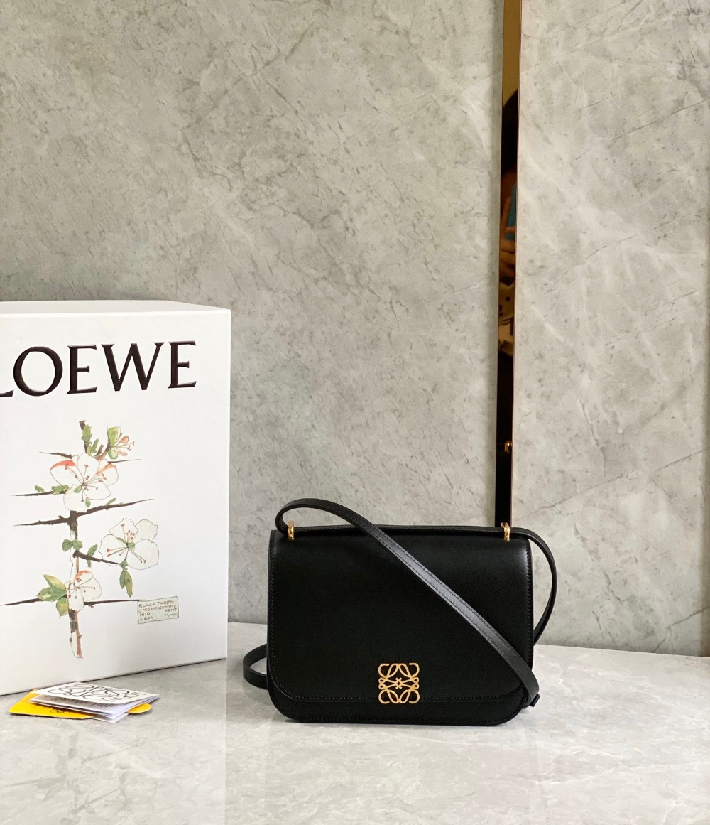 로에베 Loewe Goya 크로스 백 19CM