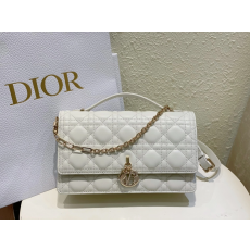 디올 MISS DIOR 탑핸들백