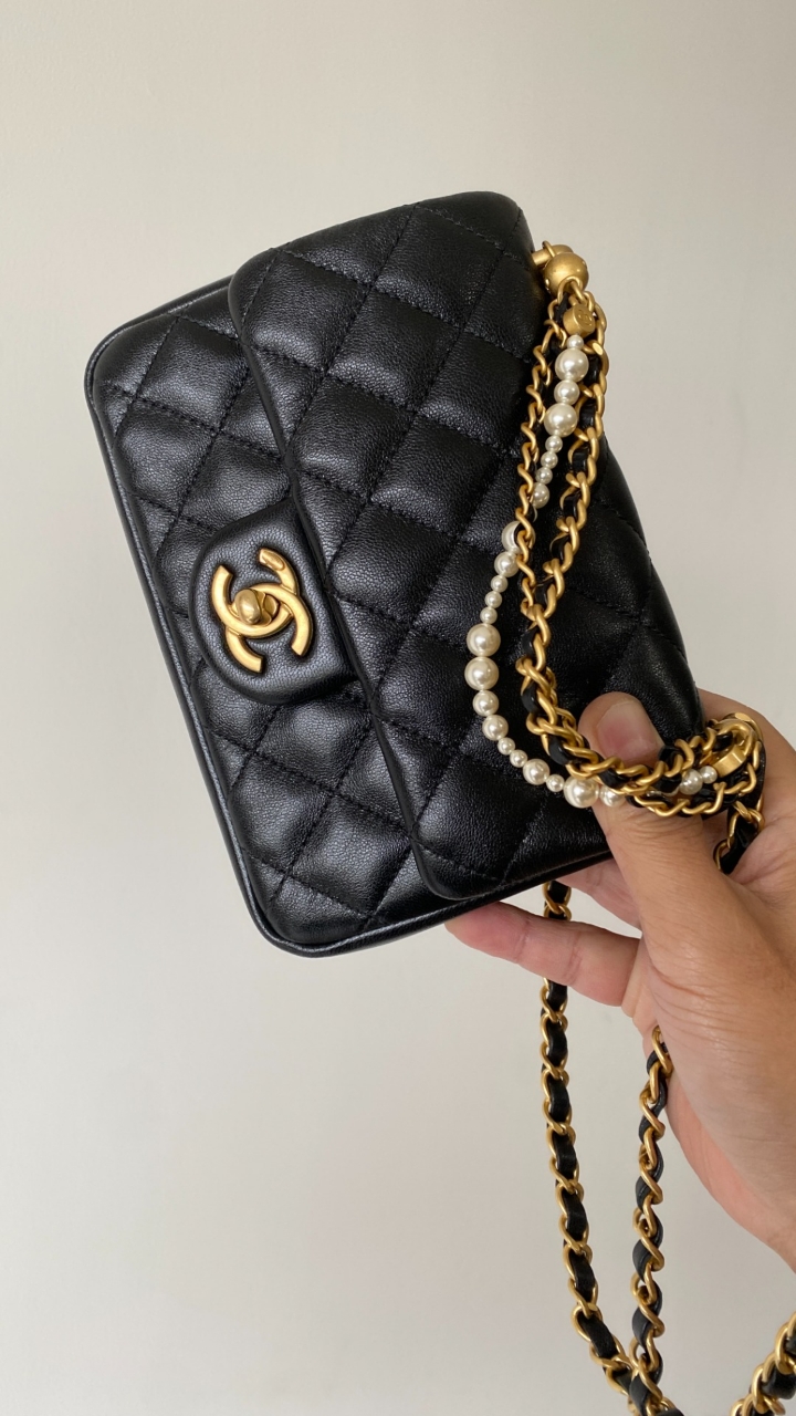 샤넬 CHANEL 24ss 진주 체인 쁘띠삭 미니 플랩백 AS4385 지존샵